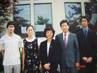  - PastorHong_family
